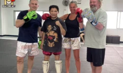 เขาทราย จับมือ แม็คแคลร์ แลกเปลี่ยนกำปั้น ลูกหนัง